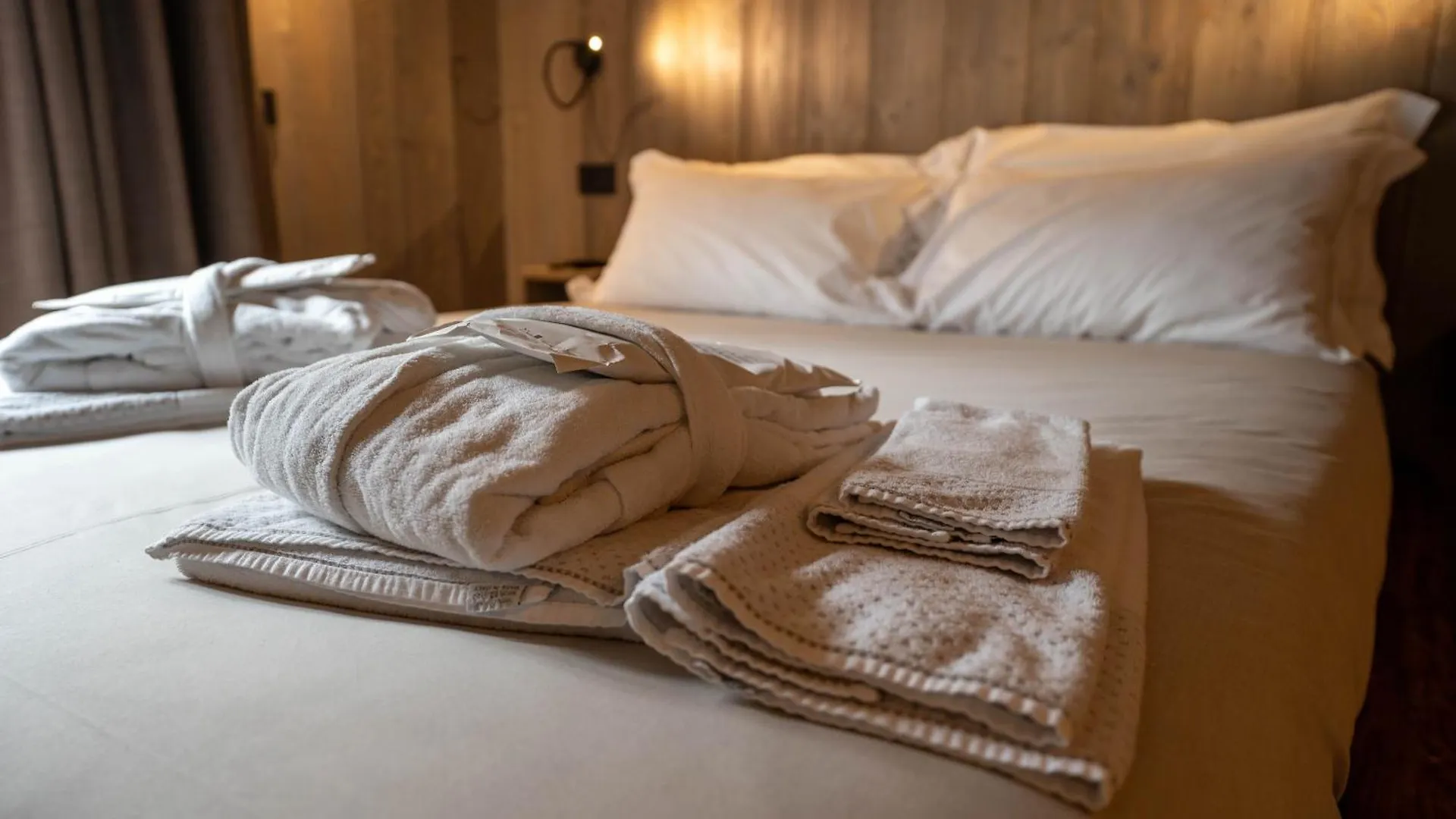 Le Suites De San Campel Rta Ponte Di Legno Hotel