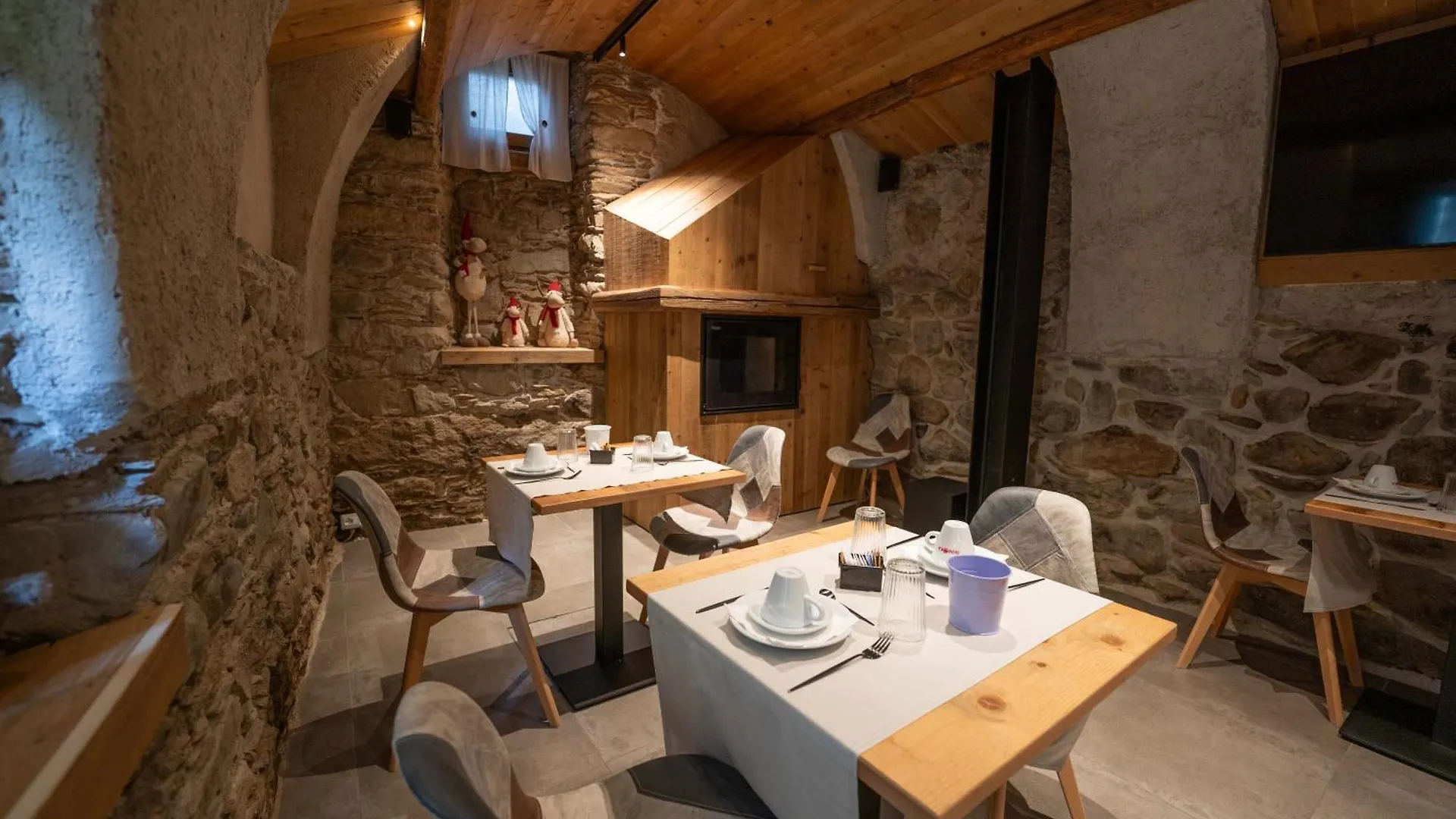 Le Suites De San Campel Rta Ponte Di Legno 3*,  Italy
